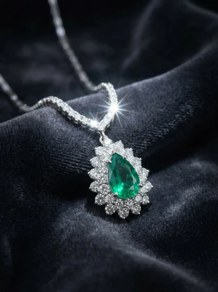 Emerald Kolye