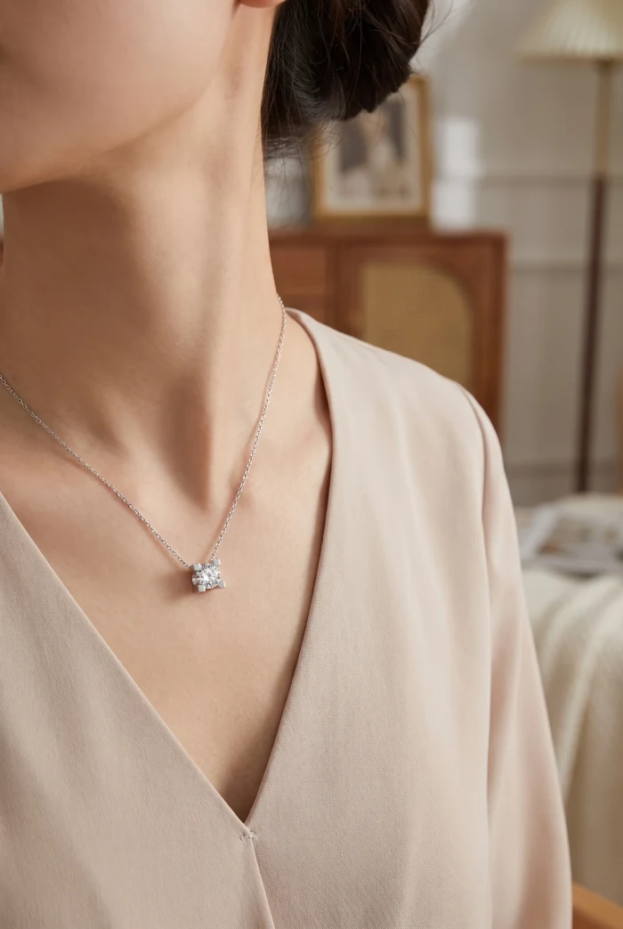 0.18 Karat Tektaş Kolye - Pırlanta Kolyeler