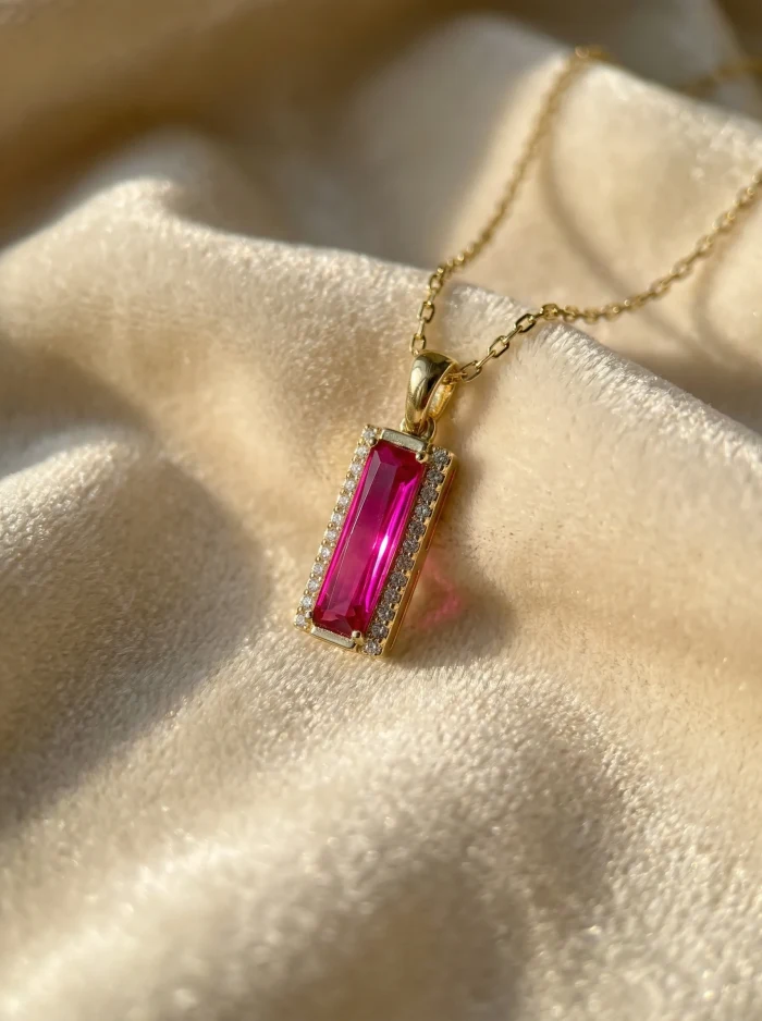 Pembe Taşlı Kolye - Kolyeler